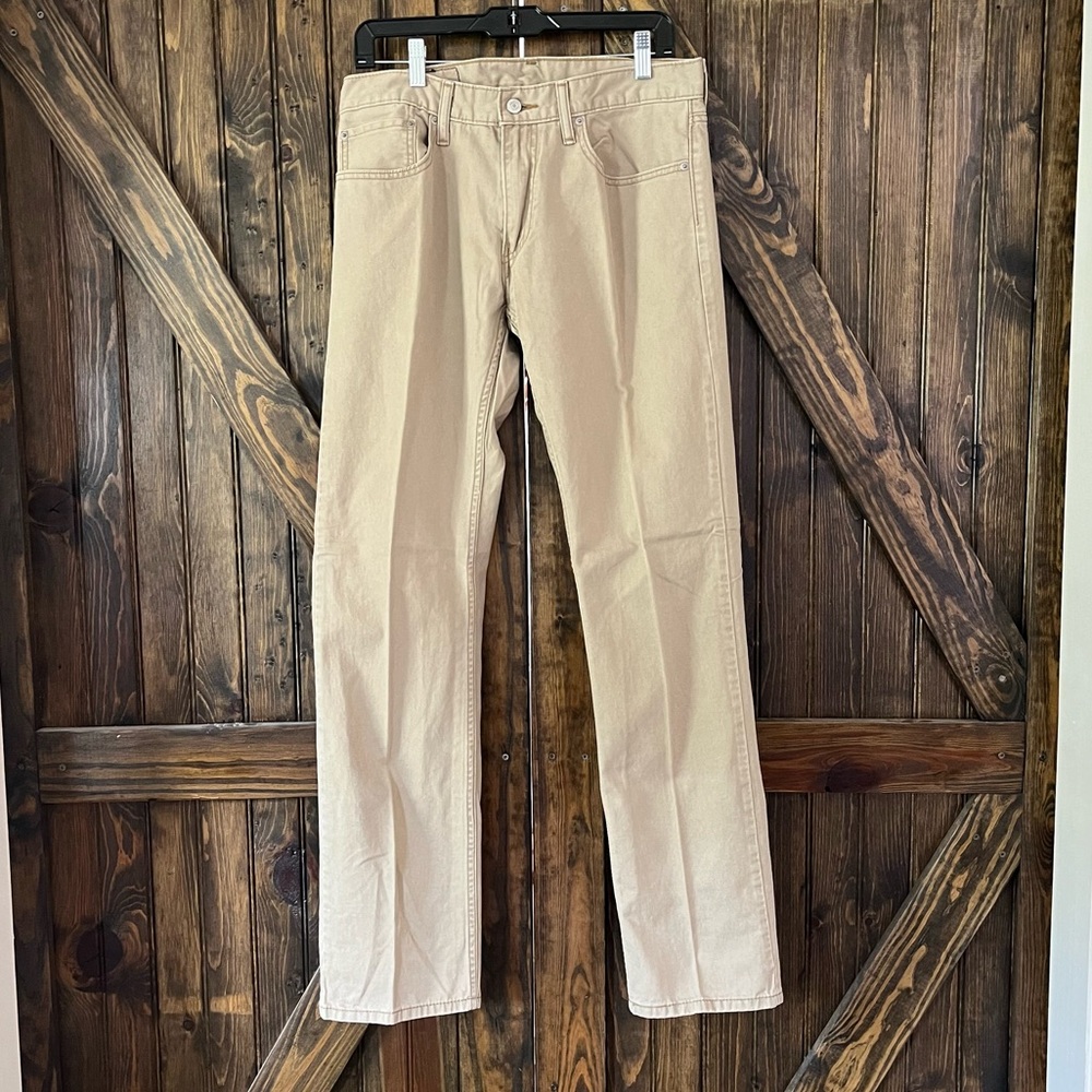 Levi’s Men’s 514 Khaki pants‎ 32 x 34